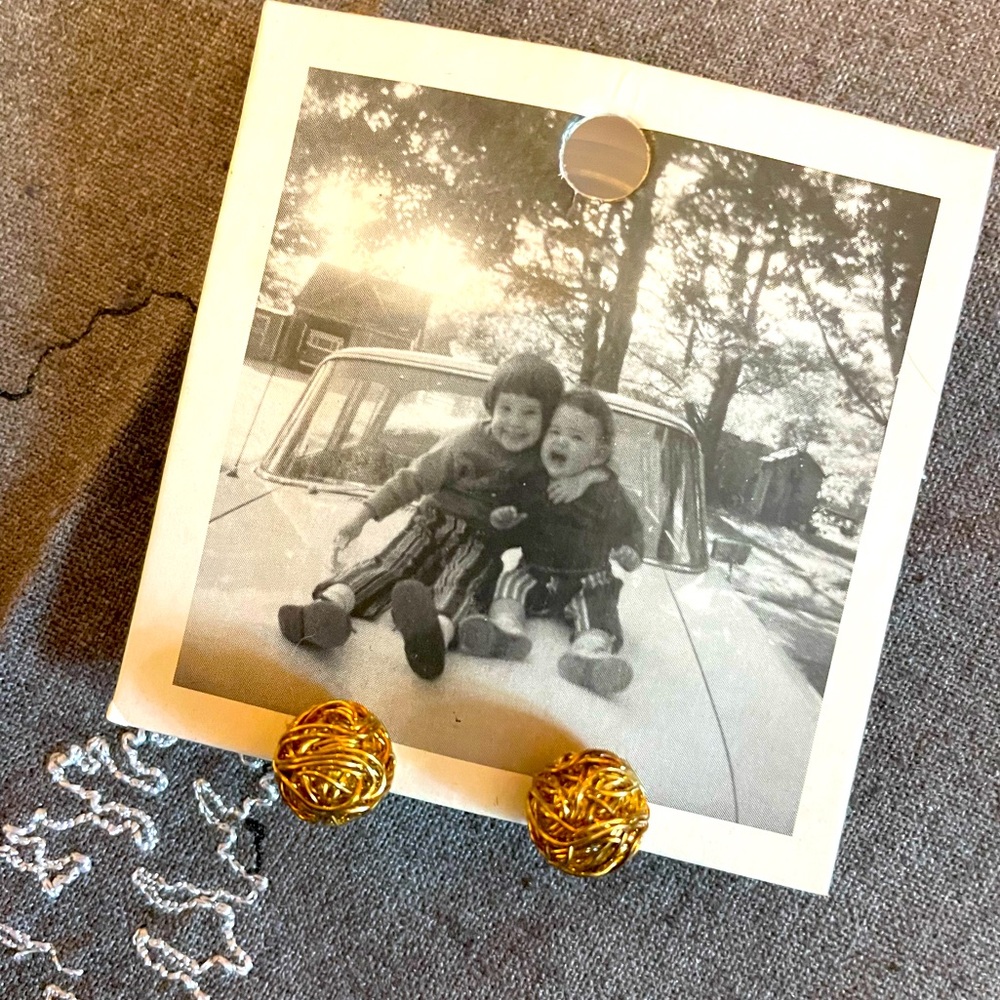 Anthropologie Funky Gold Stud Earrings Unique Spheres of Tangled Gold Wire NWT